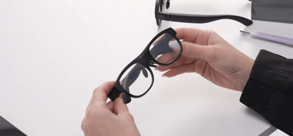 Leion Hey2 – Kính AR dịch thuật