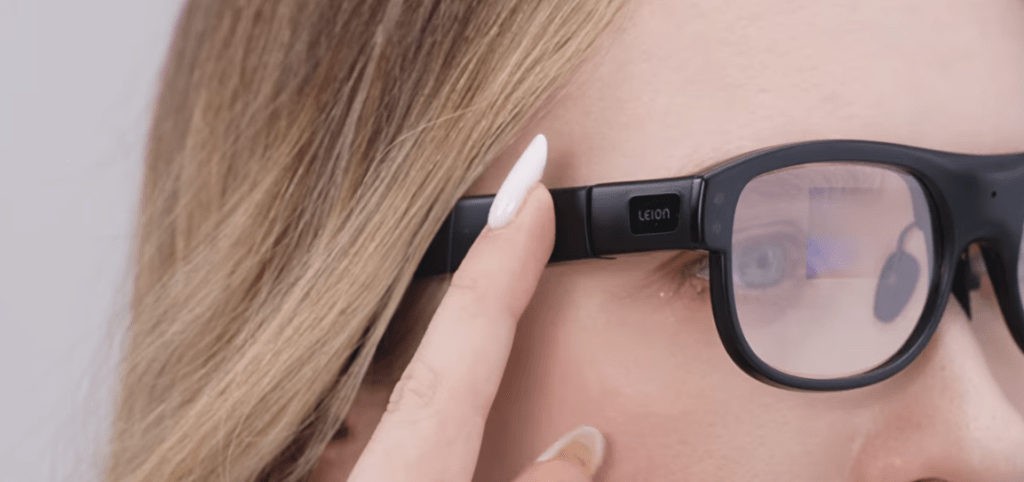 Leion Hey2 – Kính AR dịch thuật